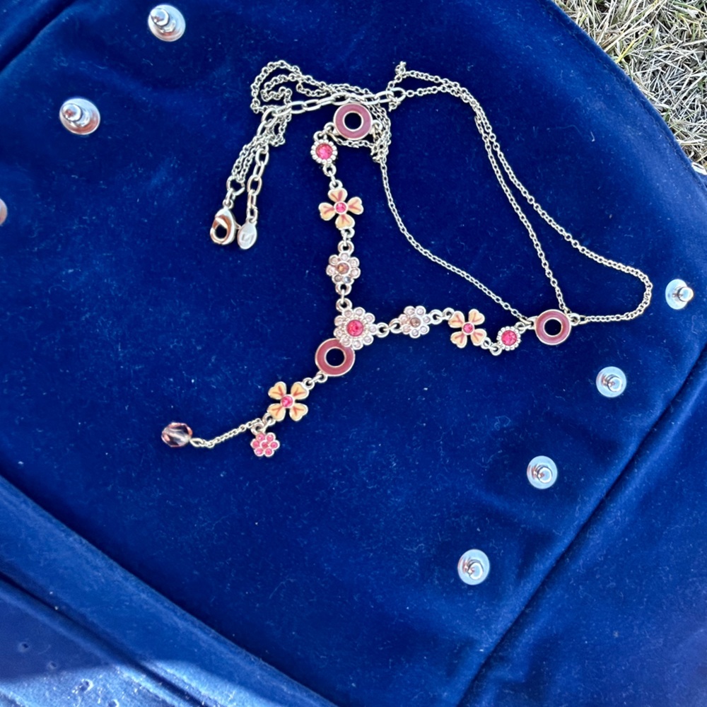 Yanbal fantasy necklace 60 cm